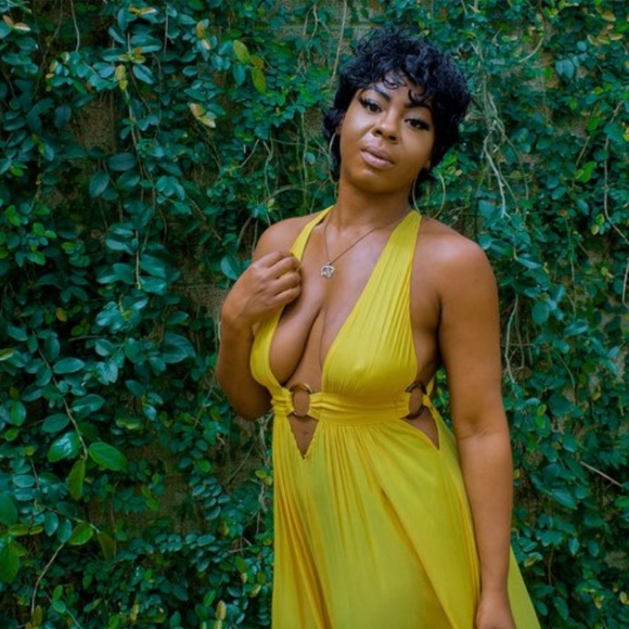 Meet your Posher, Sapphire - Picture 1 of 2